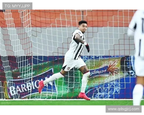 上海球迷酒店守候林加德成功获得全套签名留念